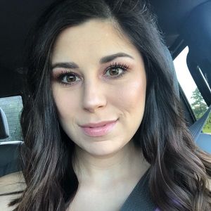 Meet your Posher, Courtney